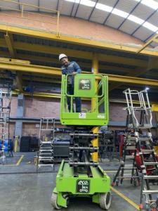 Tijera Eléctrica para Trabajo en Altura | Hasta 16m de Elevación