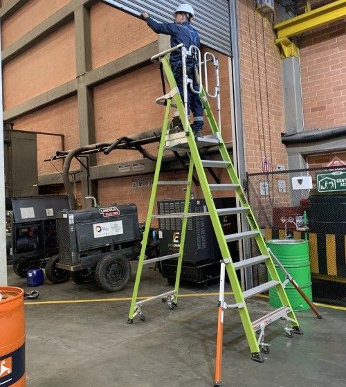 Andamio Unipersonal Fijo 490 – Escalera 4 en 1 Segura y Versátil para Trabajo en Altura