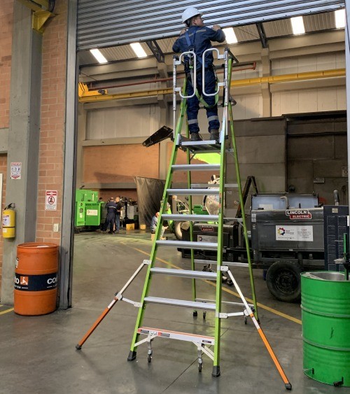 Andamio Unipersonal Fijo 490 – Escalera 4 en 1 Segura y Versátil para Trabajo en Altura