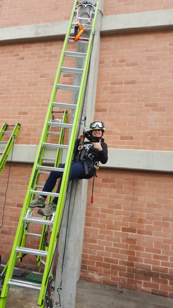 Escalera Ecorino de Fibra de Vidrio – Nivelación Lateral y Vertical, Segura y Liviana