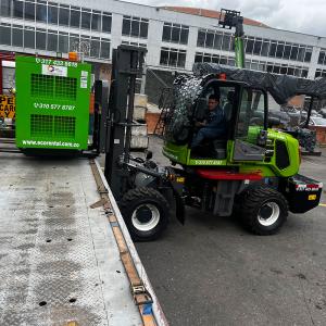 Montacargas Todo Terreno EcoTelecarga 3.5 Toneladas