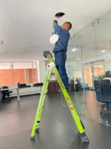 Escaleras Ecolince 3 en 1: Versatilidad y seguridad en un solo diseño