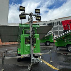 Torre de iluminación con panel solar con mástil