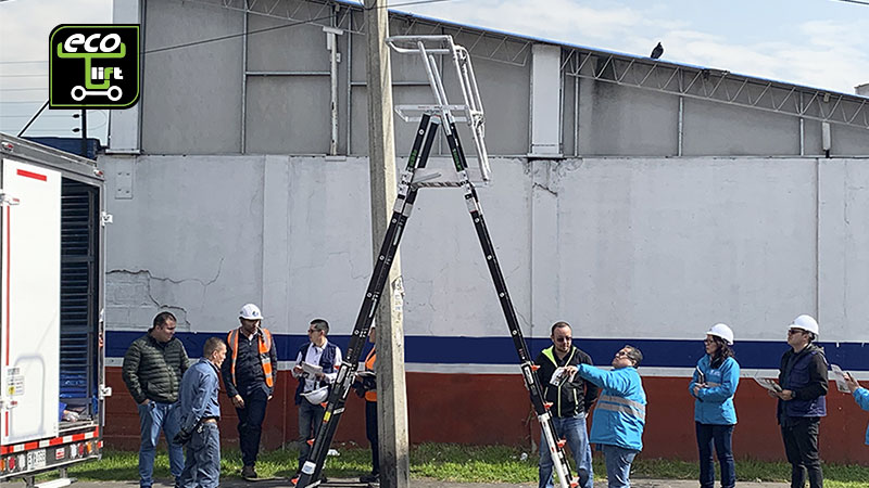 ESCALERAS ELABORADAS CON FIBRA DE VIDRIO